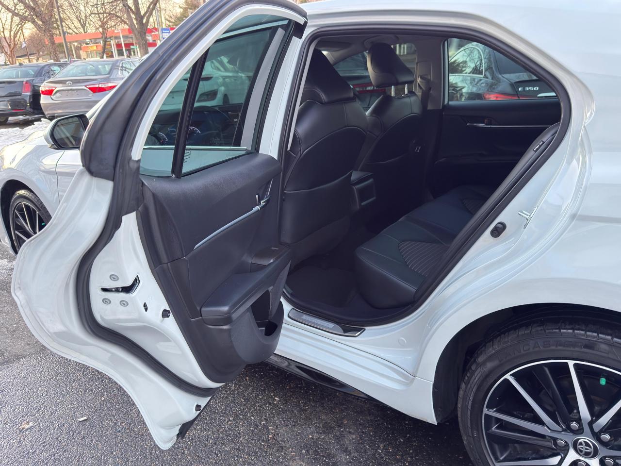 Toyota Camry SE 2022