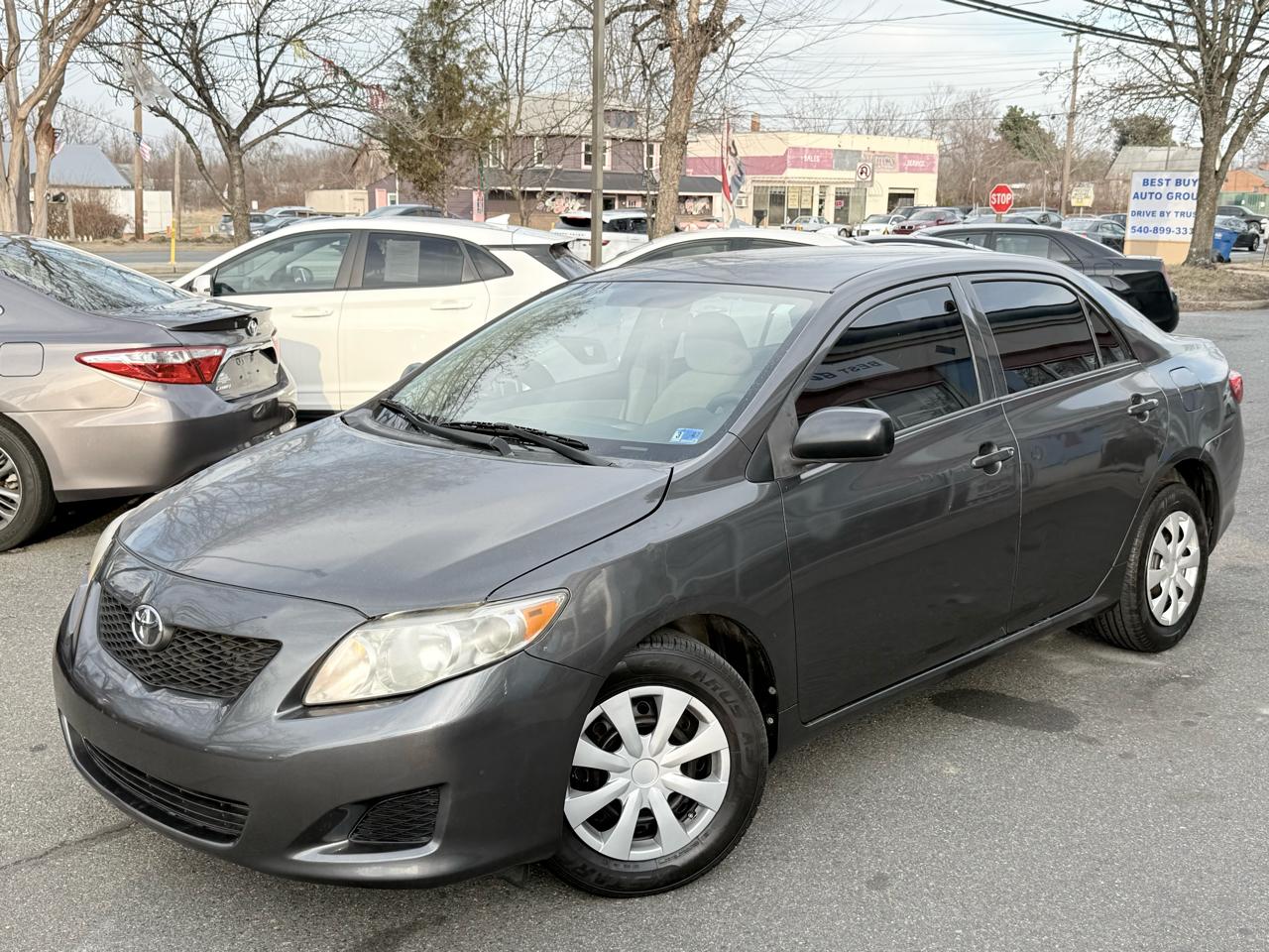 Toyota Corolla Base 5-Speed MT 2010
