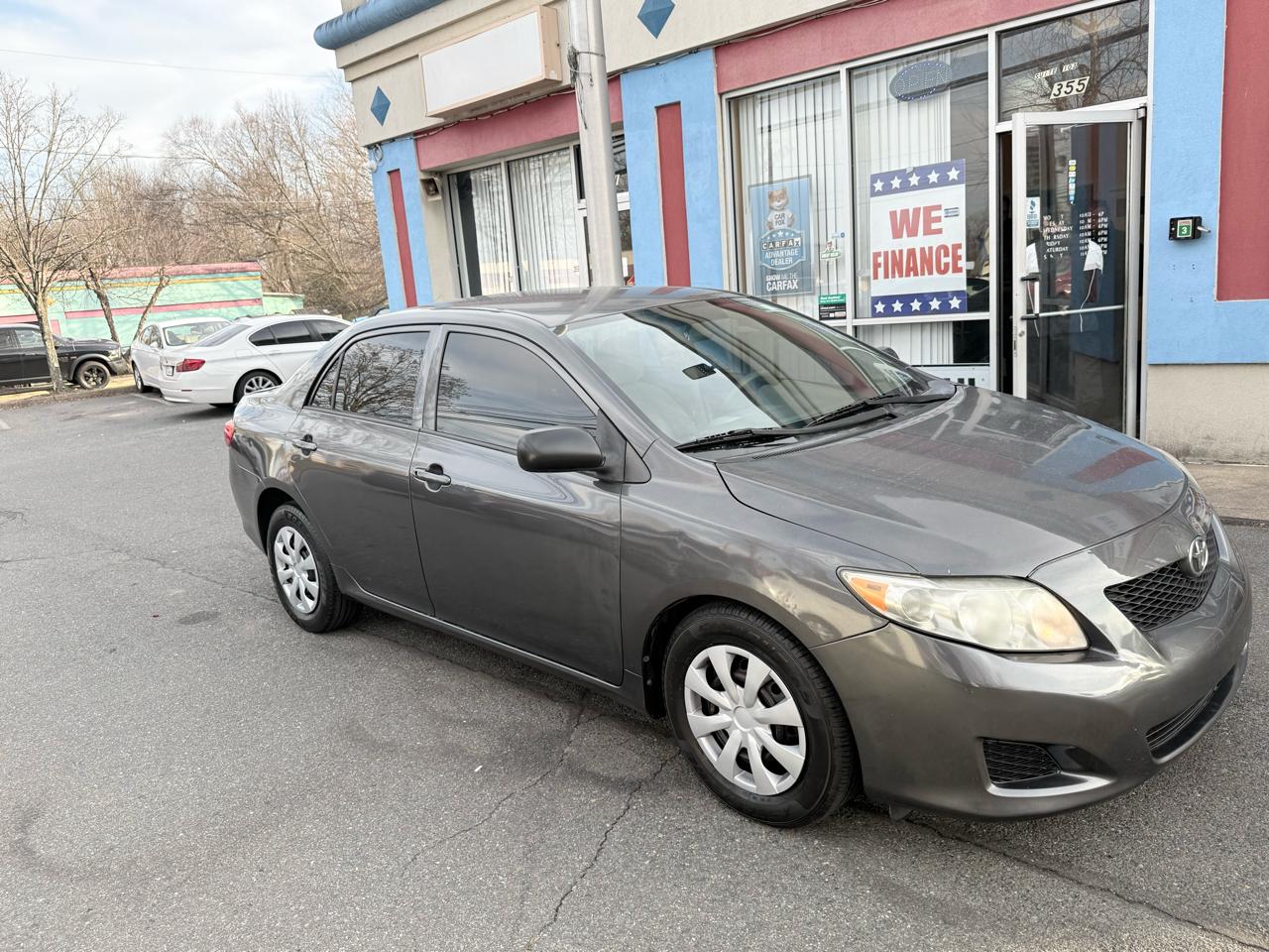 Toyota Corolla Base 5-Speed MT 2010