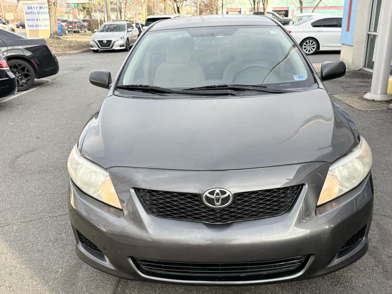 Toyota Corolla Base 5-Speed MT 2010