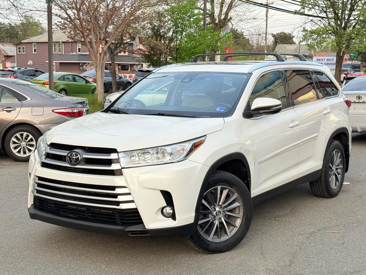 Toyota Highlander XLE AWD V6 2019