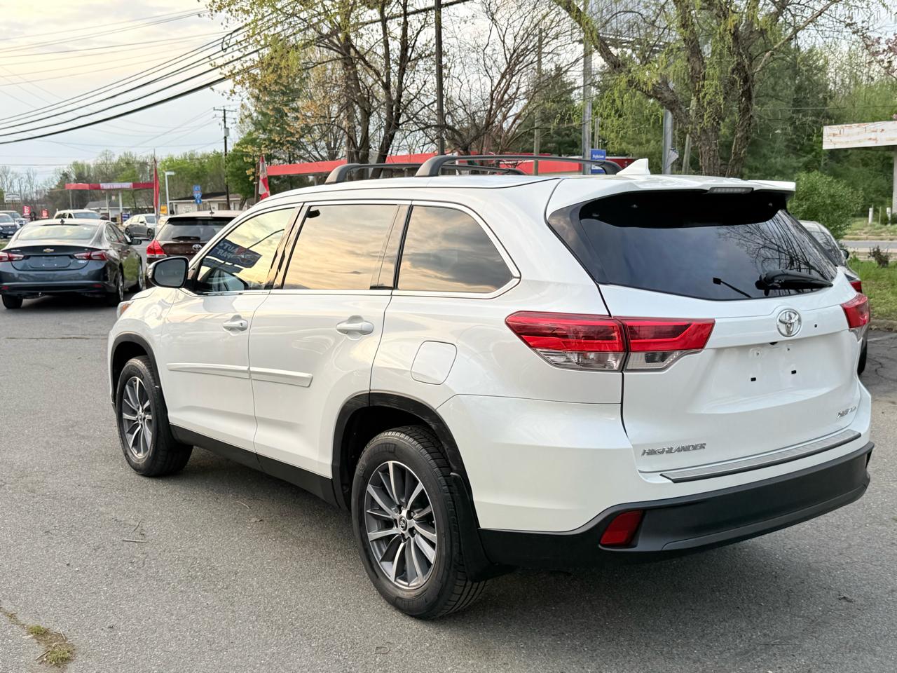 Toyota Highlander XLE AWD V6 2019