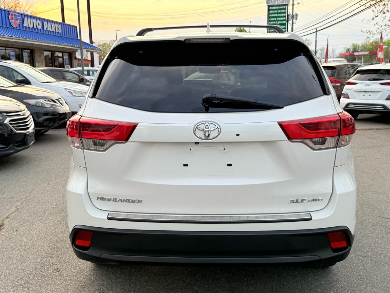 Toyota Highlander XLE AWD V6 2019