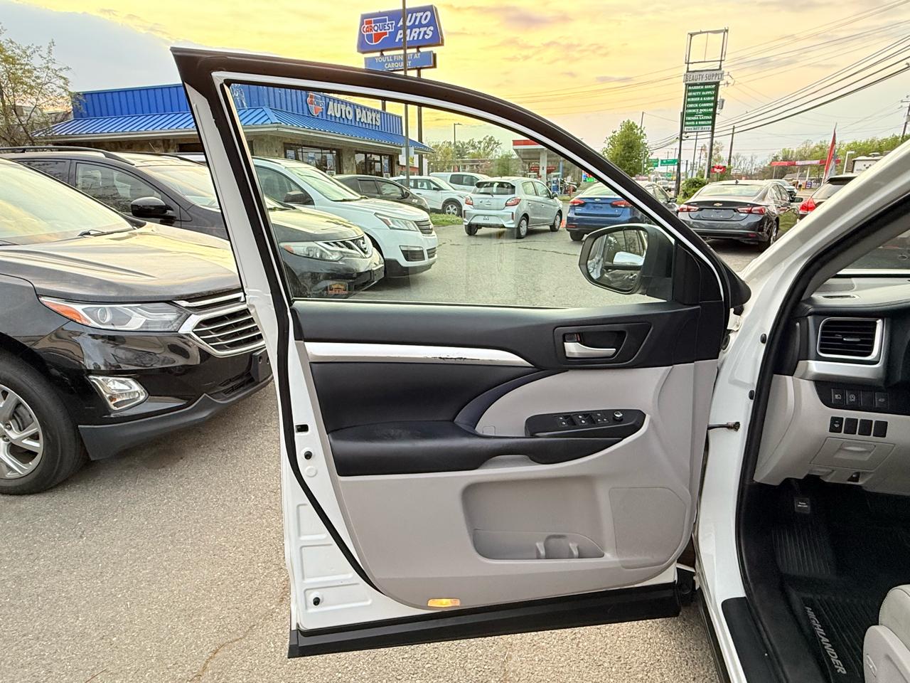 Toyota Highlander XLE AWD V6 2019