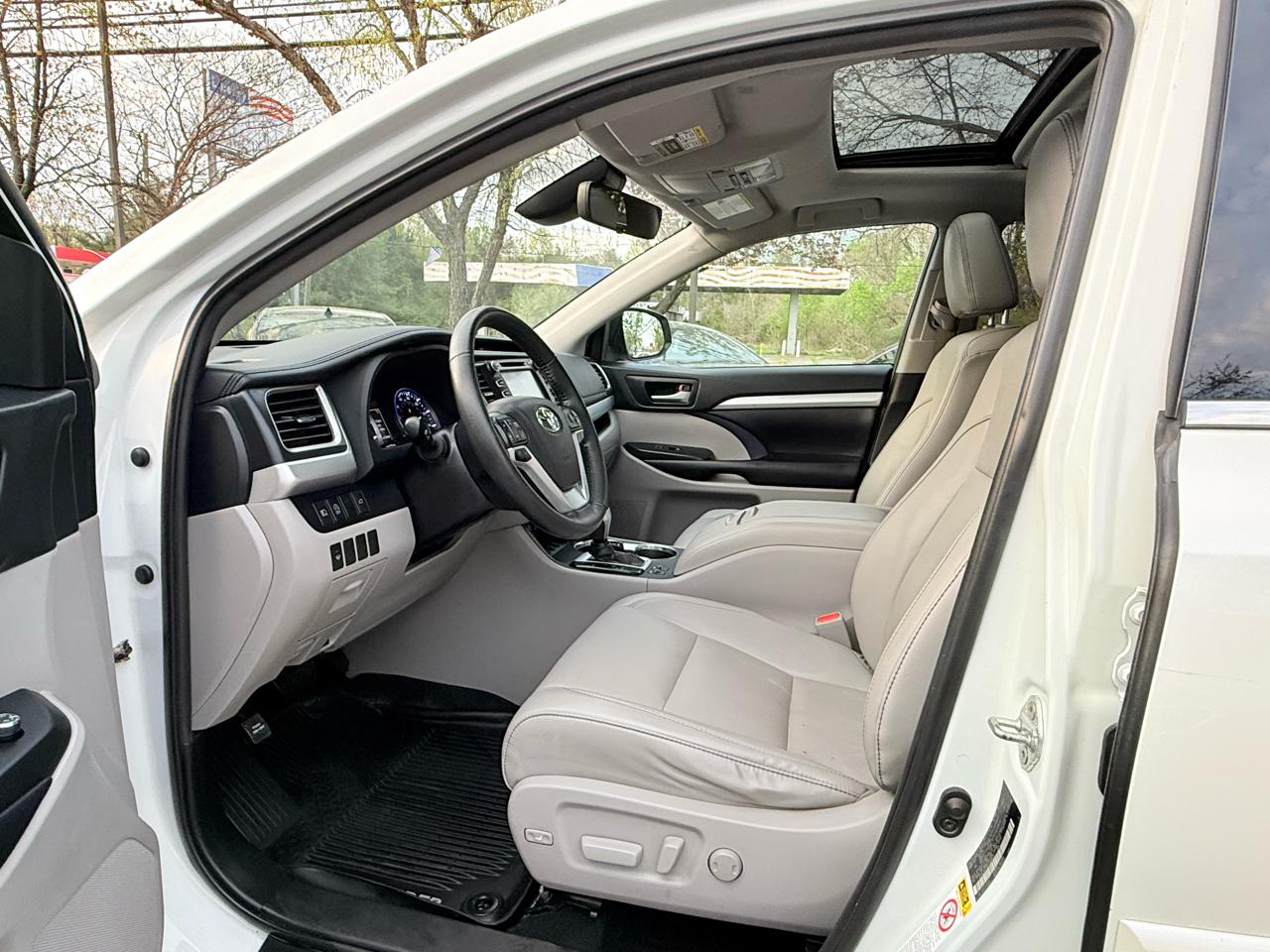 Toyota Highlander XLE AWD V6 2019