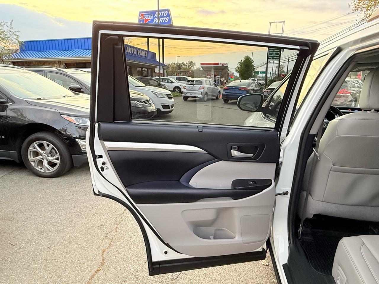 Toyota Highlander XLE AWD V6 2019