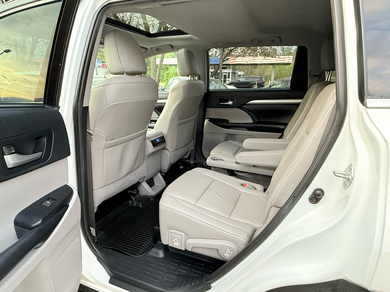 Toyota Highlander XLE AWD V6 2019