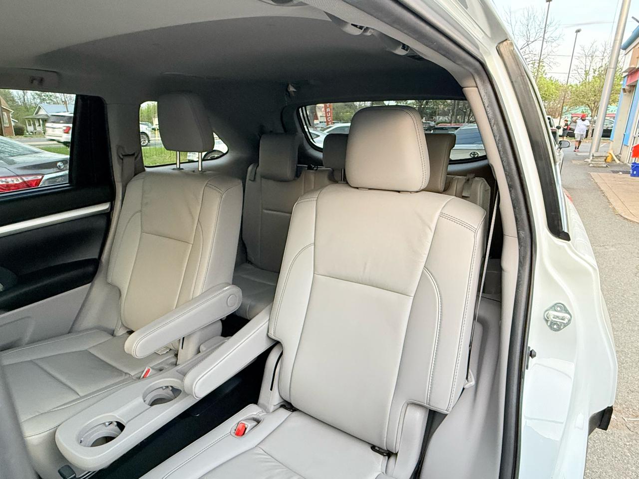 Toyota Highlander XLE AWD V6 2019