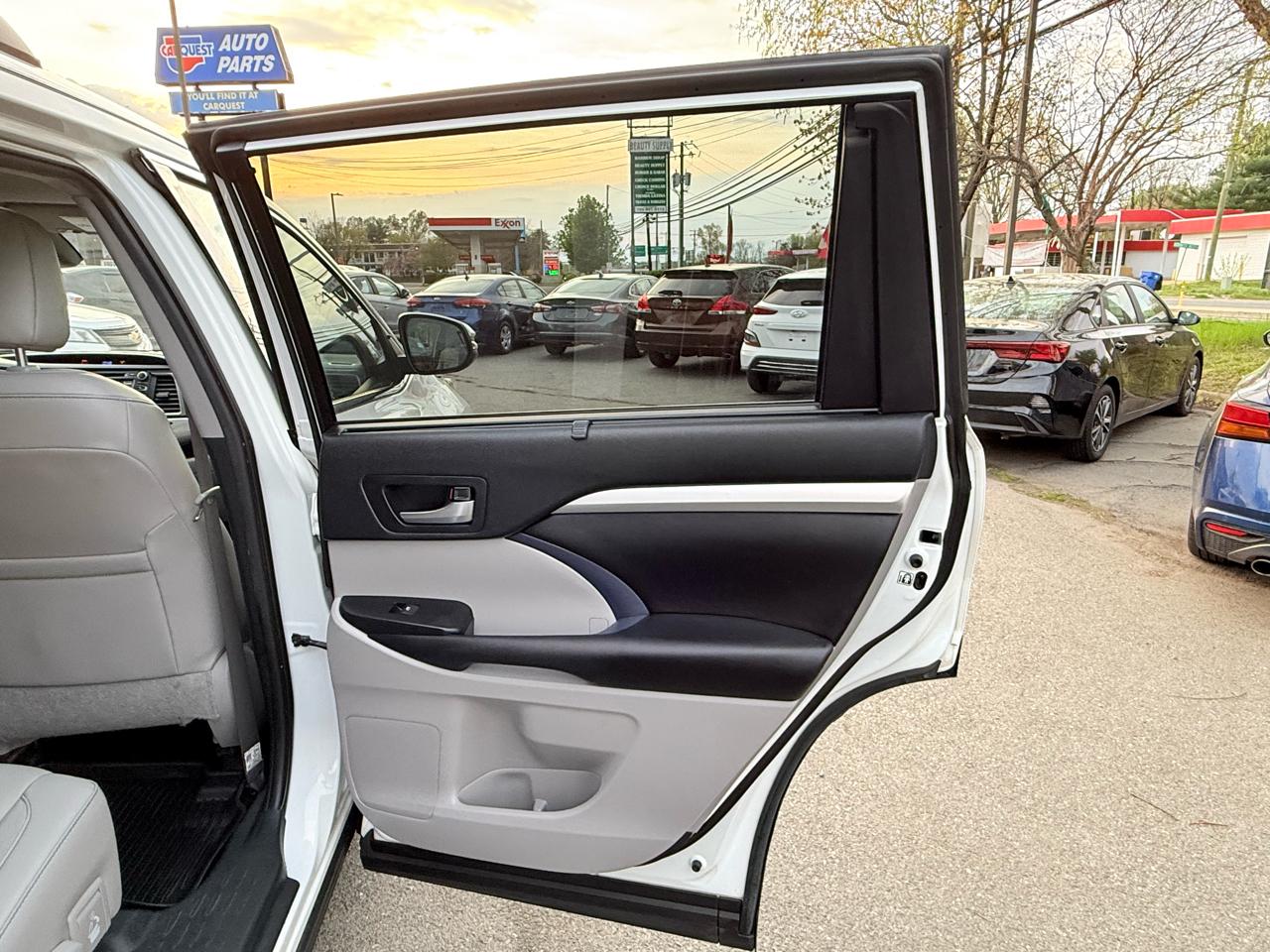 Toyota Highlander XLE AWD V6 2019