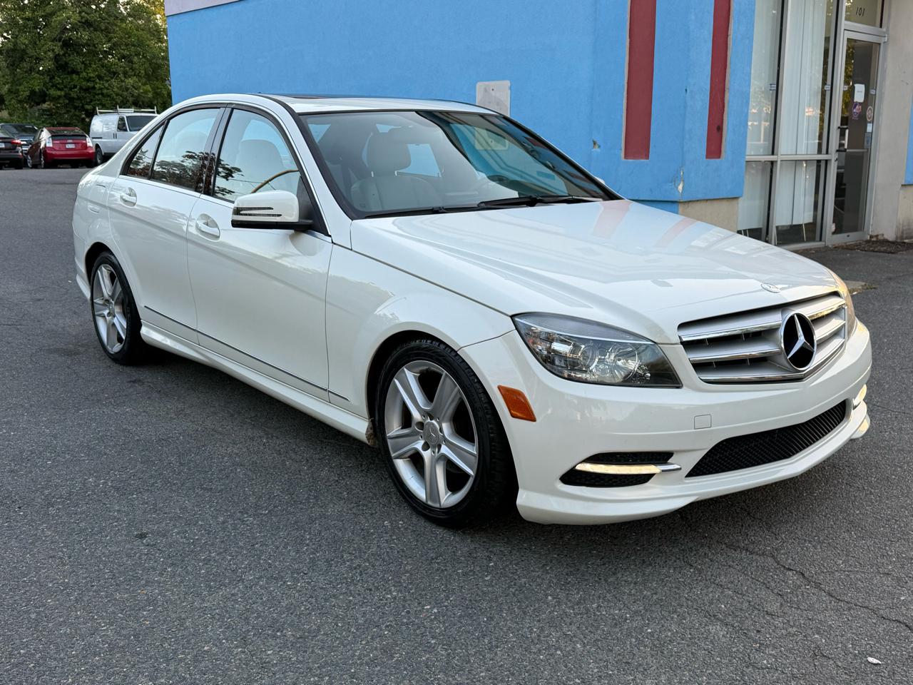 Mercedes-Benz C-Class C300 Luxury Sedan 2011