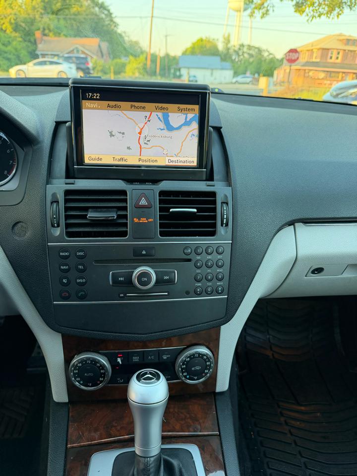 Mercedes-Benz C-Class C300 Luxury Sedan 2011