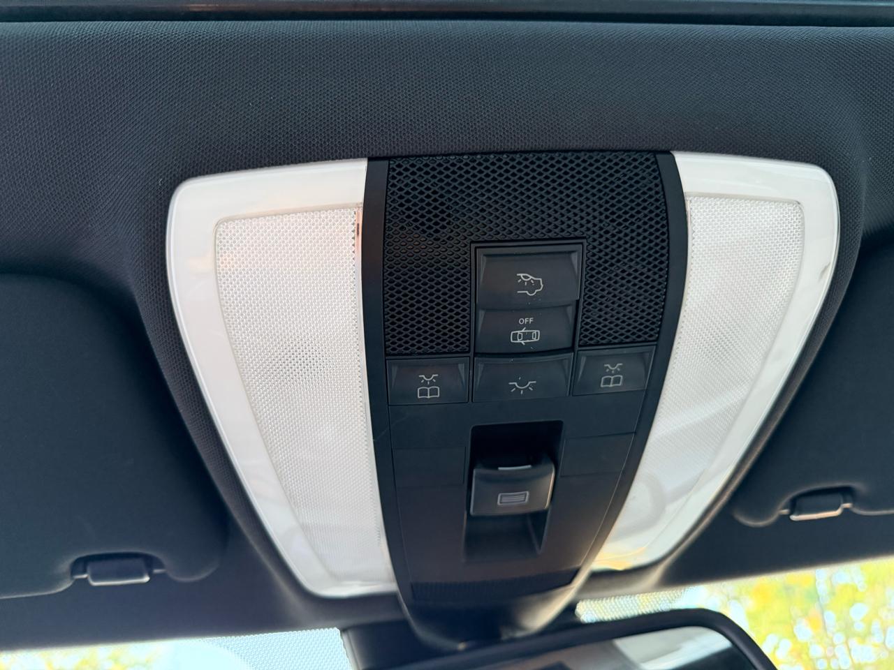 Mercedes-Benz C-Class C300 Luxury Sedan 2011