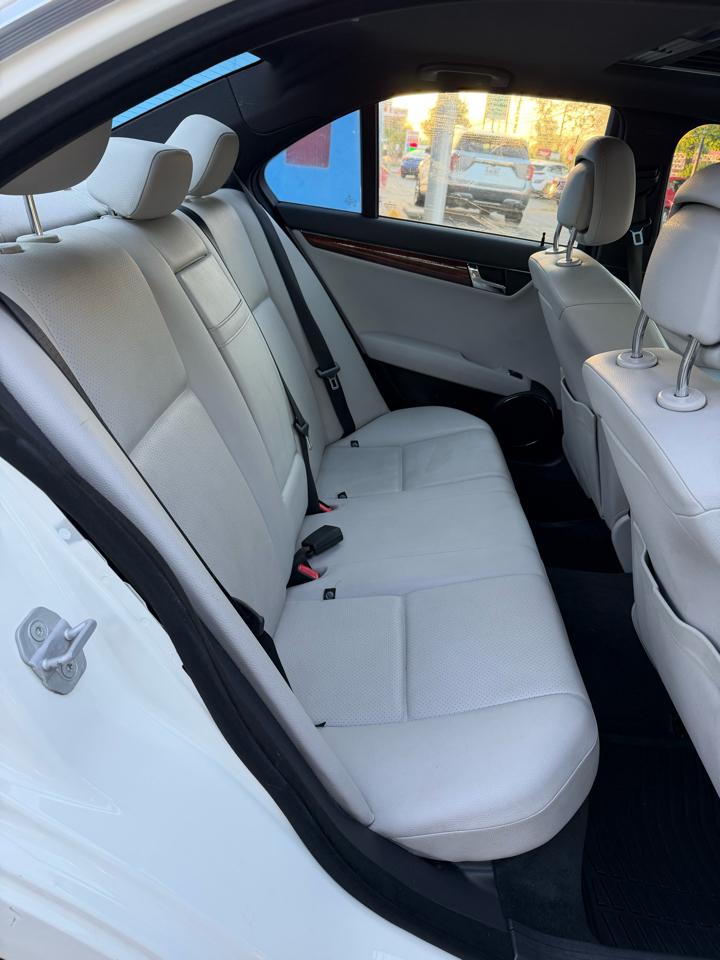 Mercedes-Benz C-Class C300 Luxury Sedan 2011