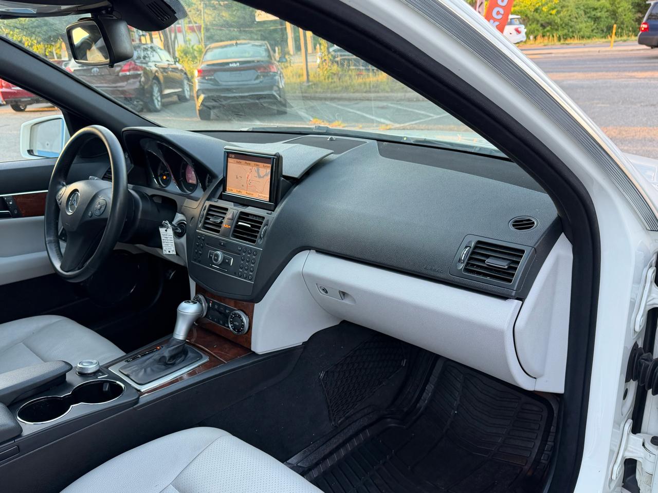 Mercedes-Benz C-Class C300 Luxury Sedan 2011