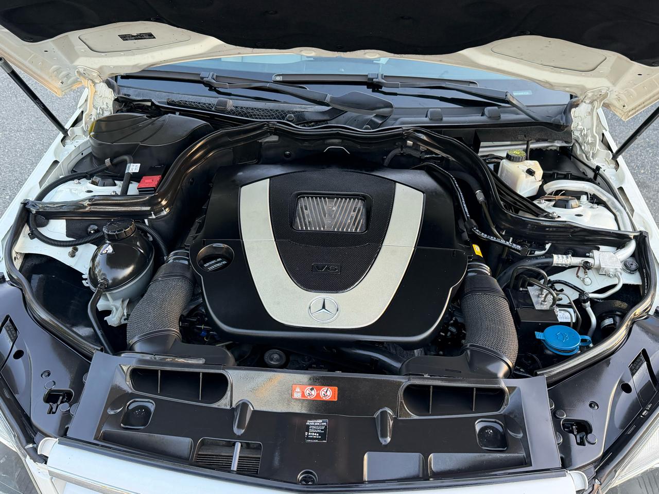 Mercedes-Benz C-Class C300 Luxury Sedan 2011