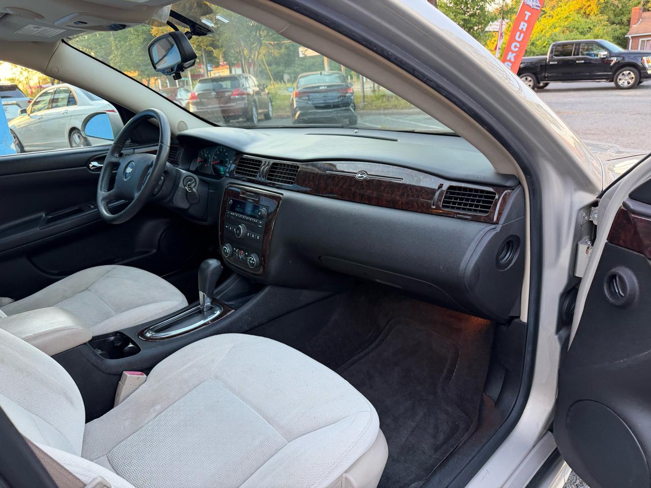 Chevrolet Impala LT (Fleet) 2012