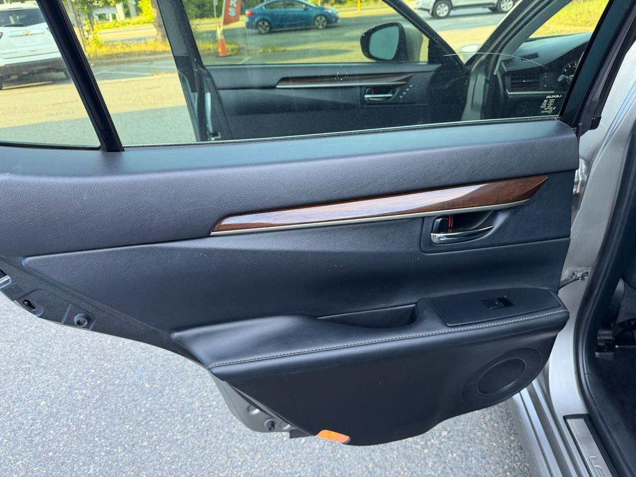 Lexus ES 350 Sedan 2015