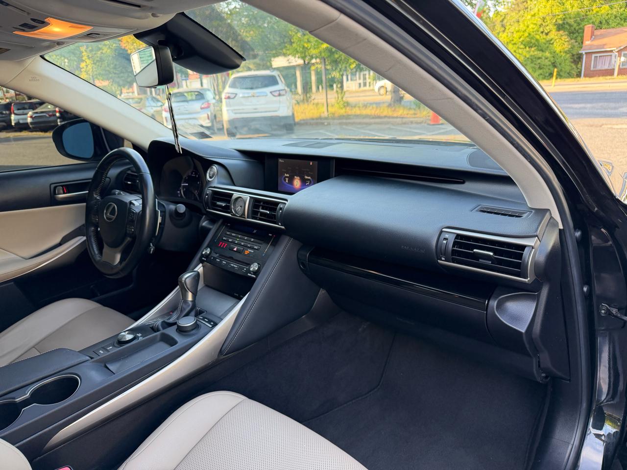 Lexus IS 200t 2017