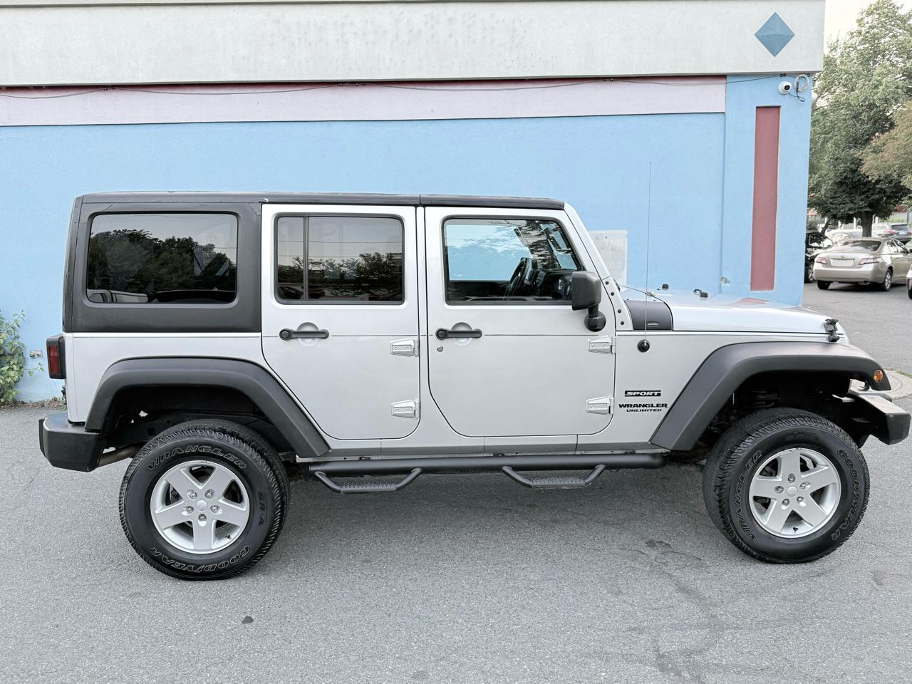 Jeep Wrangler Unlimited Sport 4WD 2011