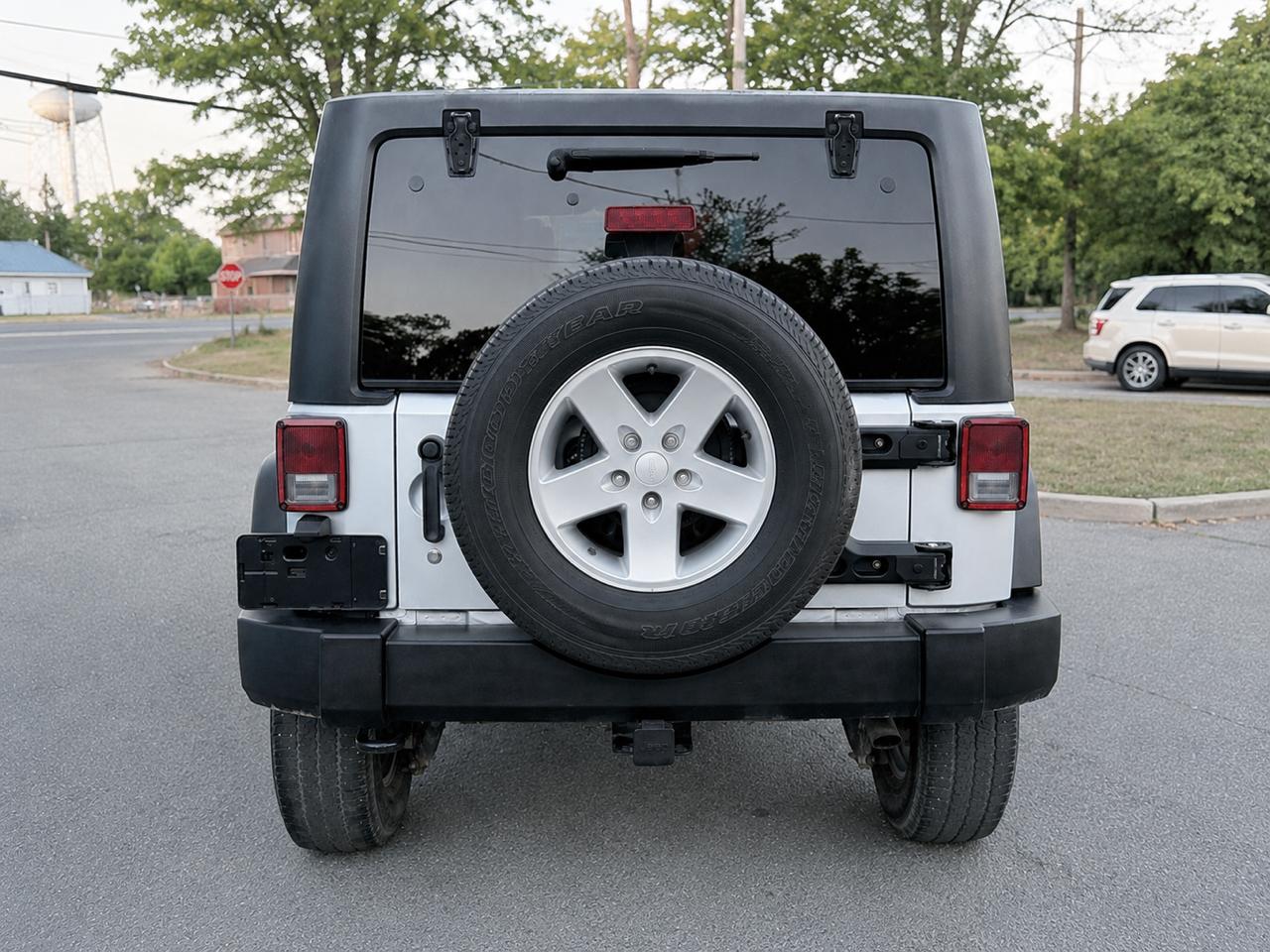 Jeep Wrangler Unlimited Sport 4WD 2011