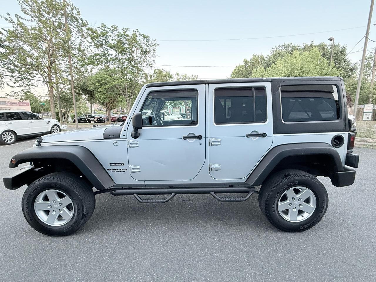 Jeep Wrangler Unlimited Sport 4WD 2011