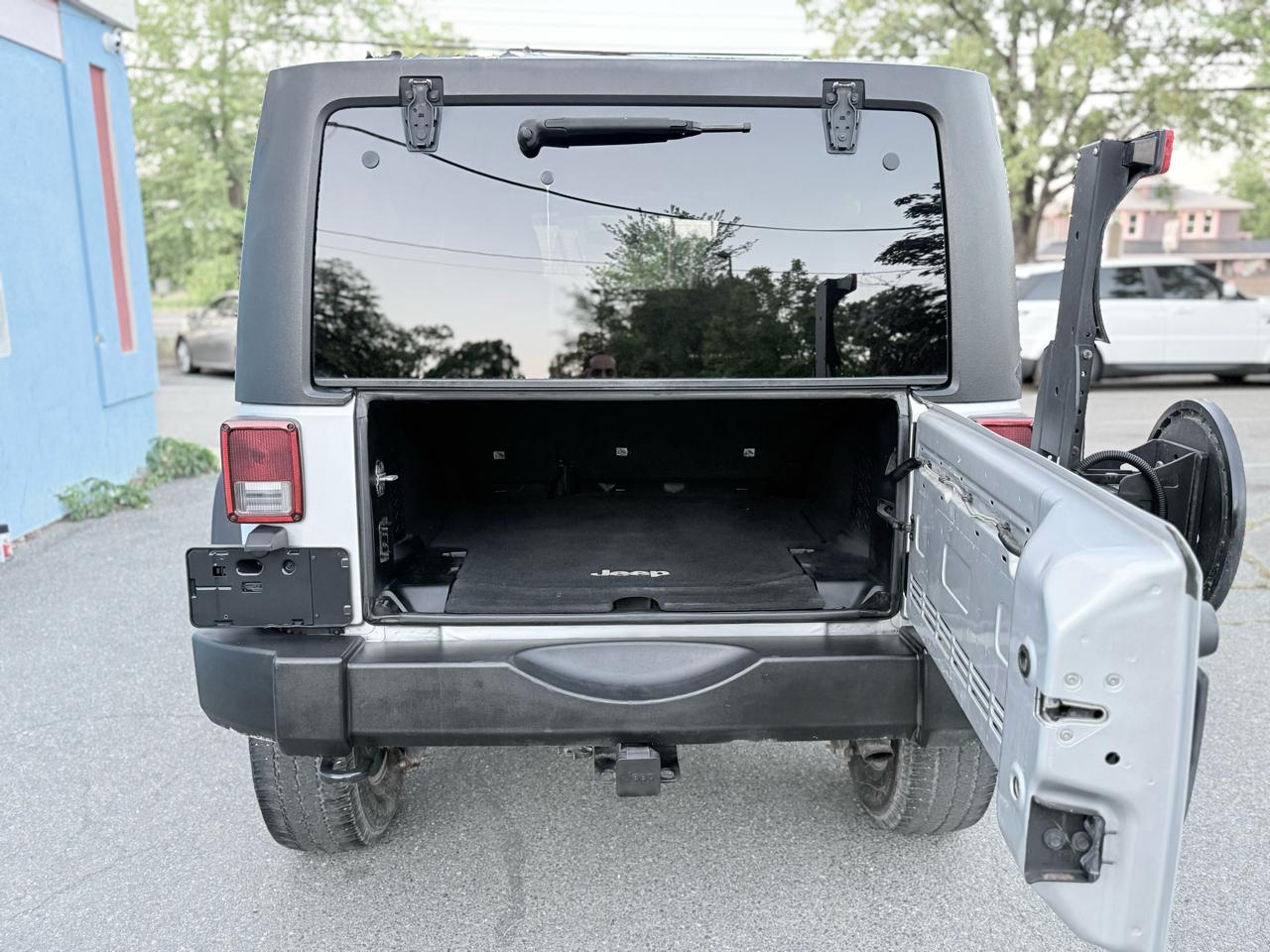 Jeep Wrangler Unlimited Sport 4WD 2011