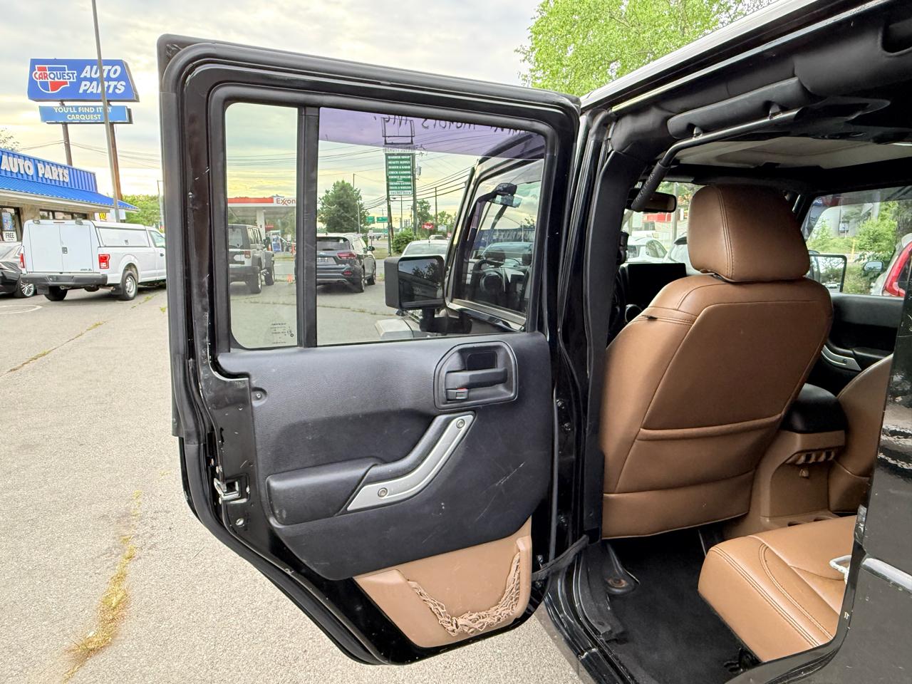 Jeep Wrangler Unlimited Sahara 4WD 2013