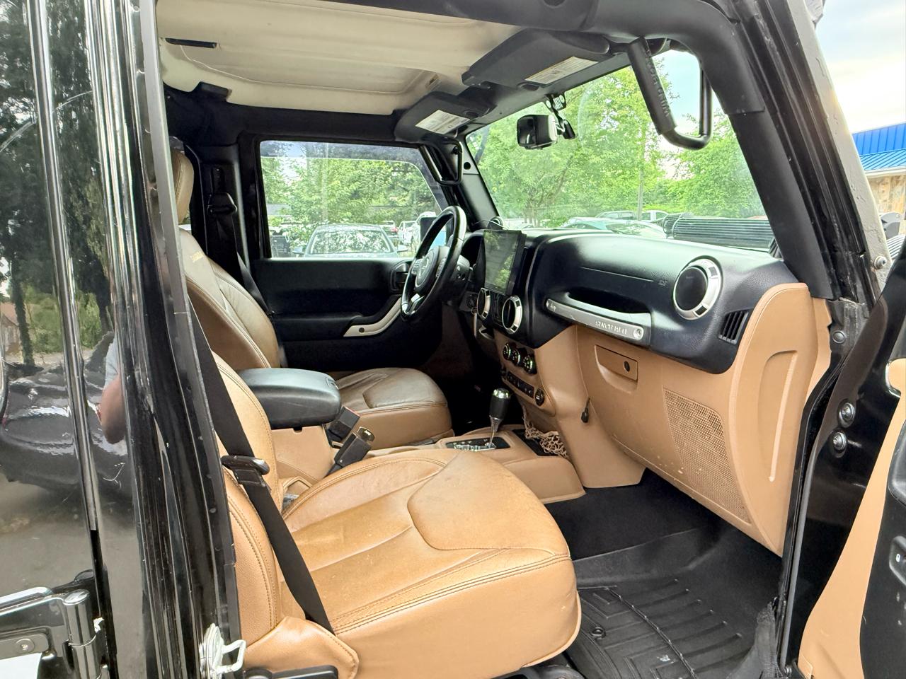 Jeep Wrangler Unlimited Sahara 4WD 2013