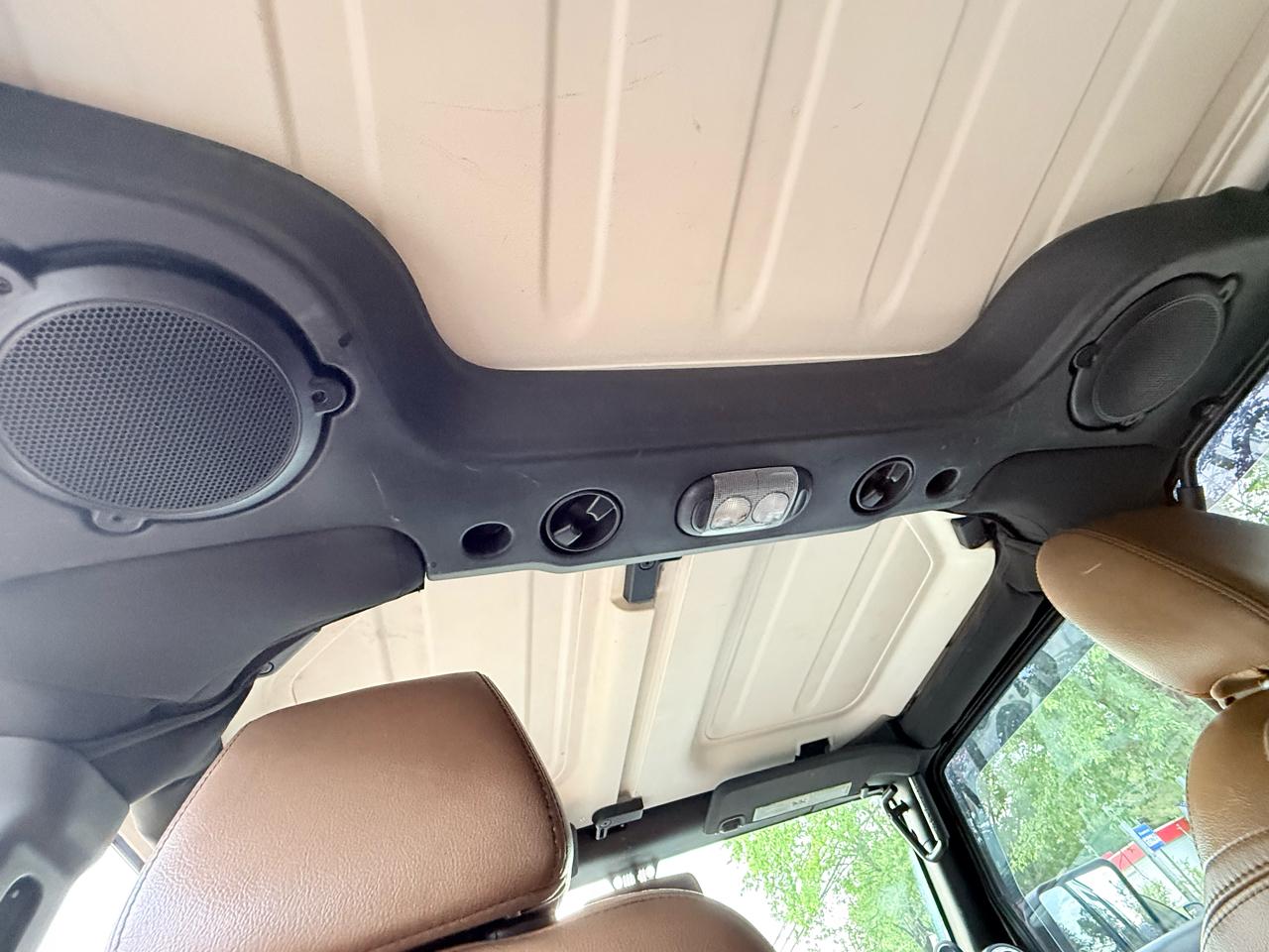 Jeep Wrangler Unlimited Sahara 4WD 2013