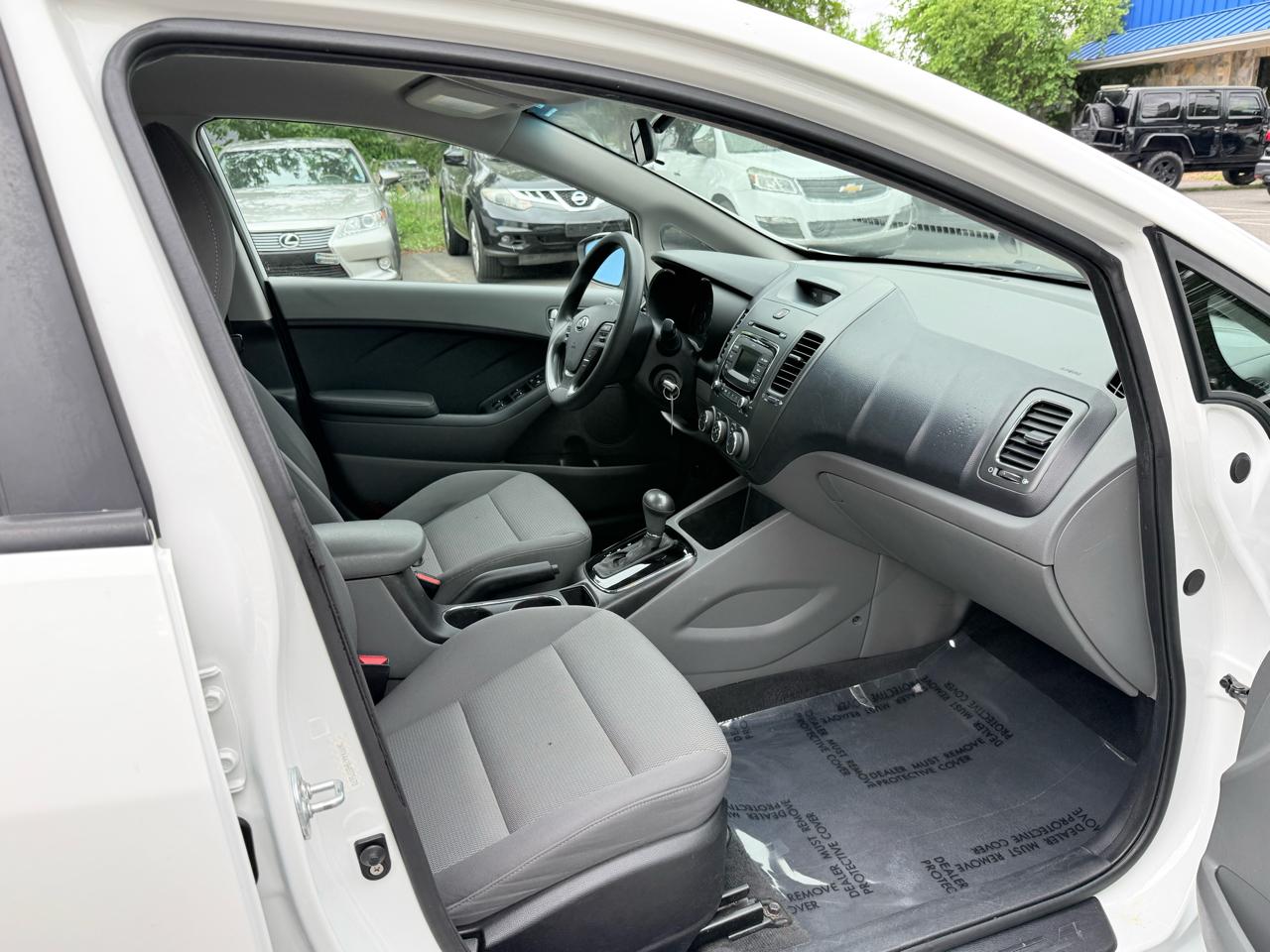 Kia Forte LX 6A 2017