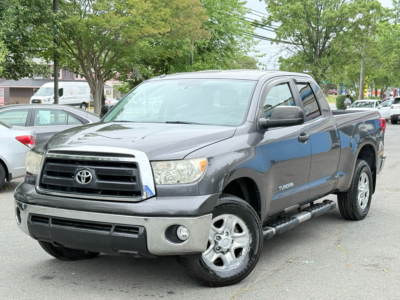 Toyota Tundra Tundra-Grade Double Cab 4.6L 4WD 2013