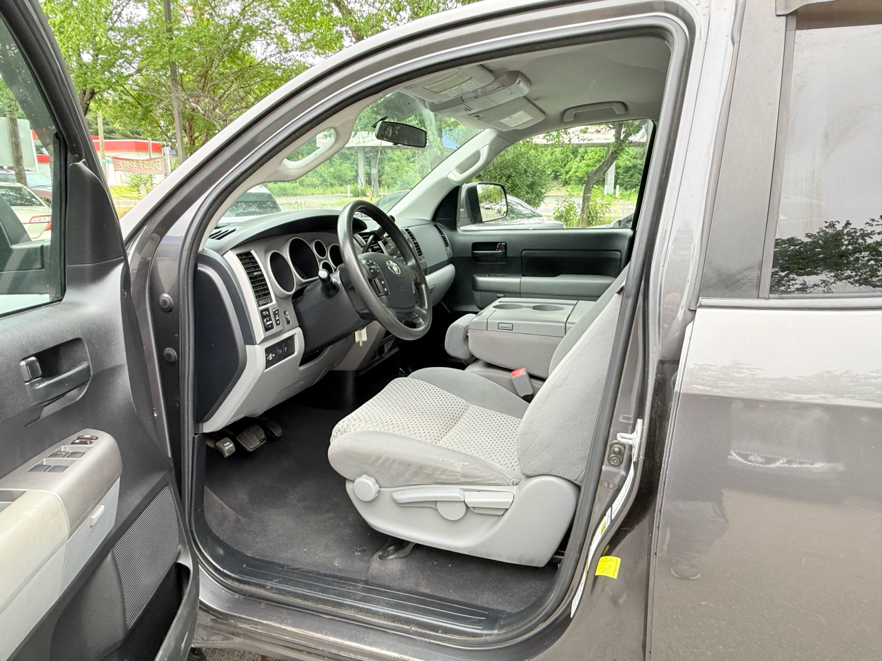 Toyota Tundra Tundra-Grade Double Cab 4.6L 4WD 2013