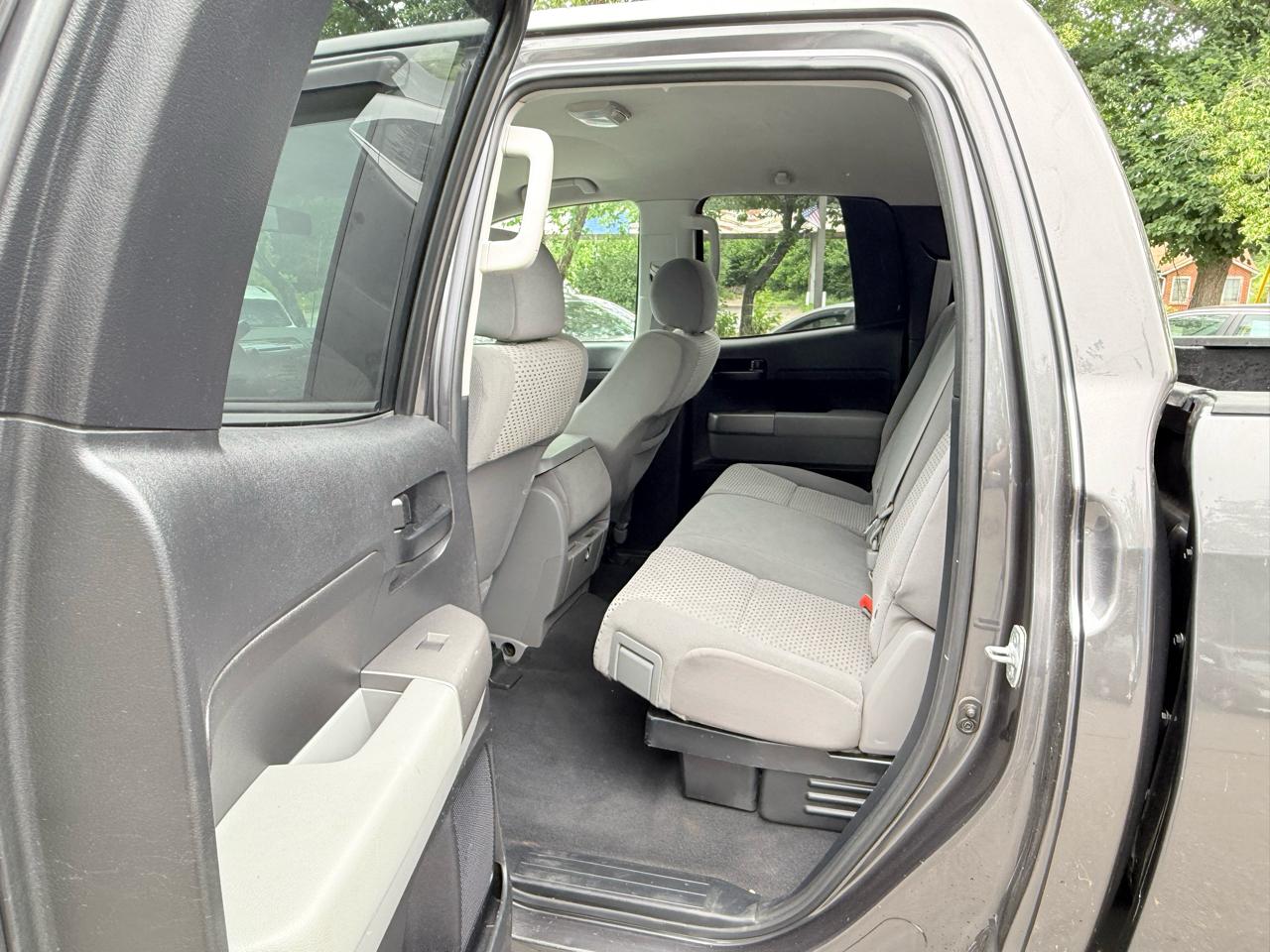 Toyota Tundra Tundra-Grade Double Cab 4.6L 4WD 2013