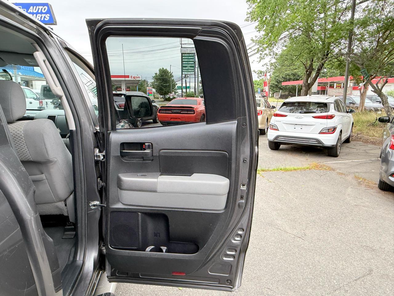 Toyota Tundra Tundra-Grade Double Cab 4.6L 4WD 2013