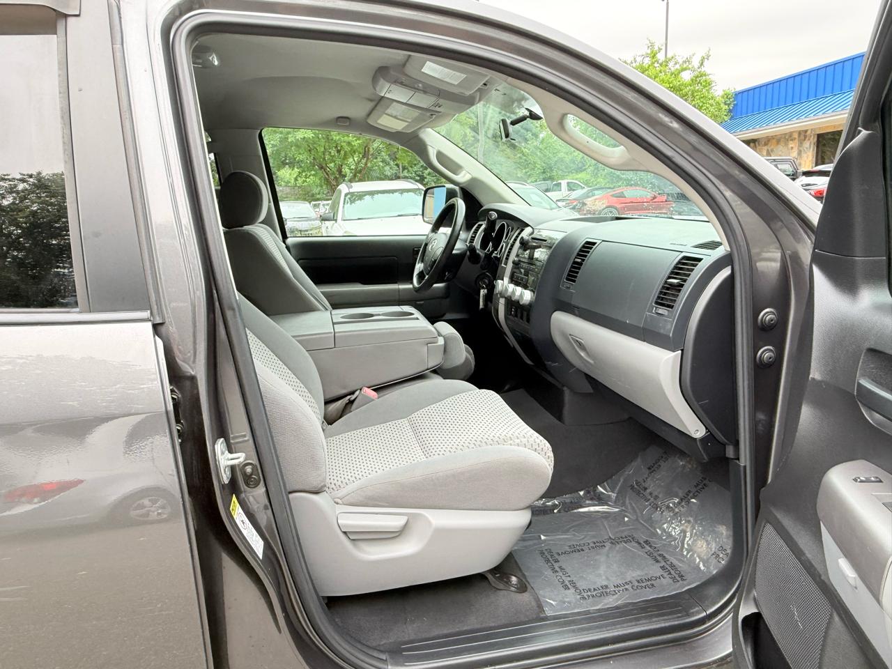 Toyota Tundra Tundra-Grade Double Cab 4.6L 4WD 2013