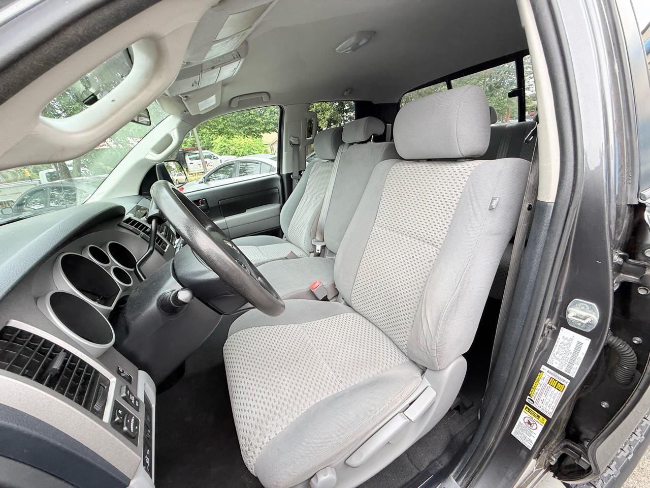 Toyota Tundra Tundra-Grade Double Cab 4.6L 4WD 2013