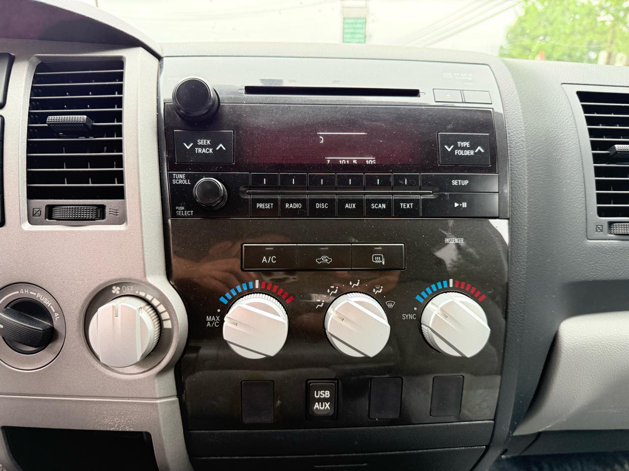 Toyota Tundra Tundra-Grade Double Cab 4.6L 4WD 2013