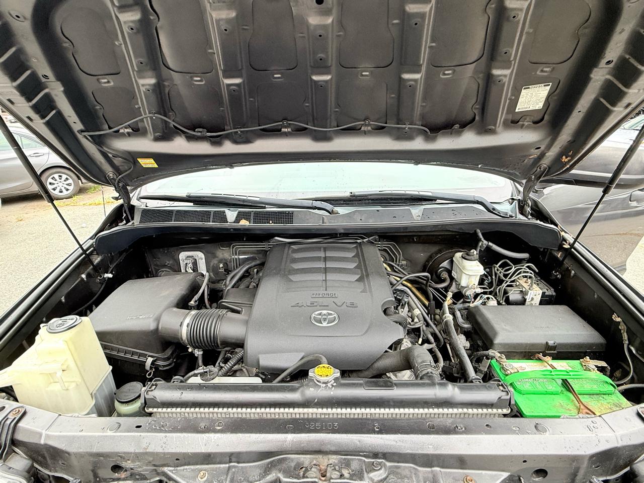Toyota Tundra Tundra-Grade Double Cab 4.6L 4WD 2013