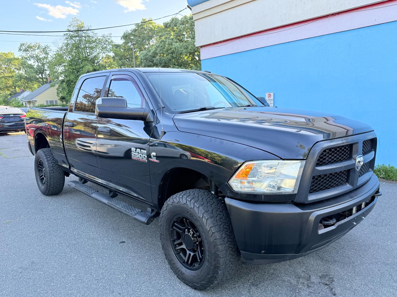 RAM 2500 Tradesman Crew Cab SWB 4WD 2017