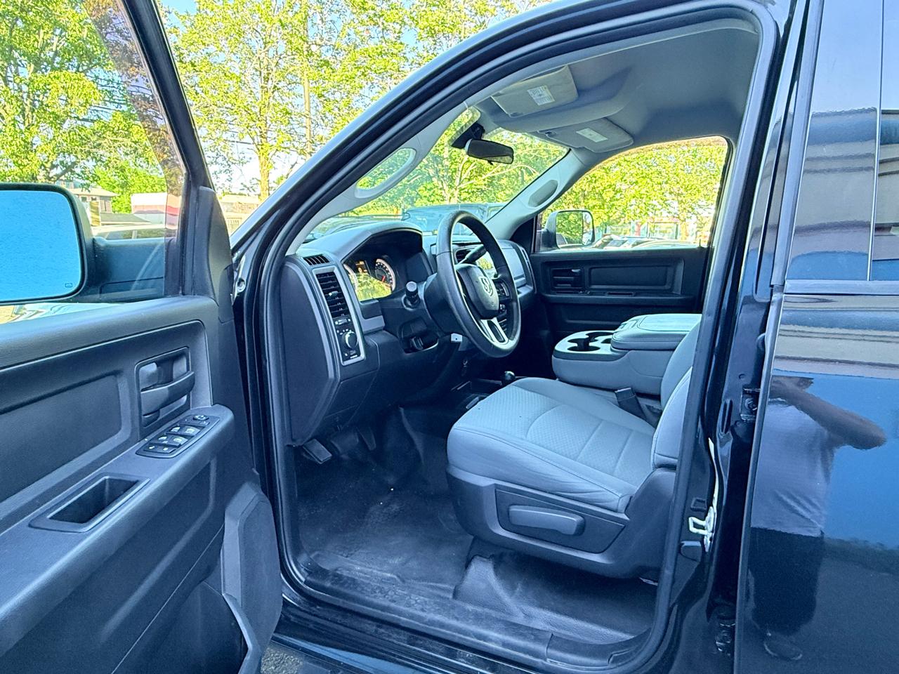 RAM 2500 Tradesman Crew Cab SWB 4WD 2017