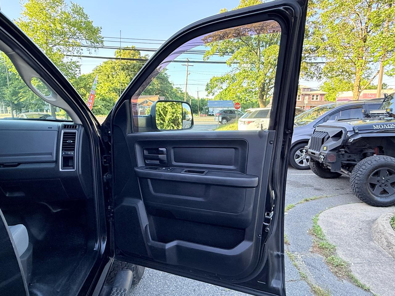RAM 2500 Tradesman Crew Cab SWB 4WD 2017