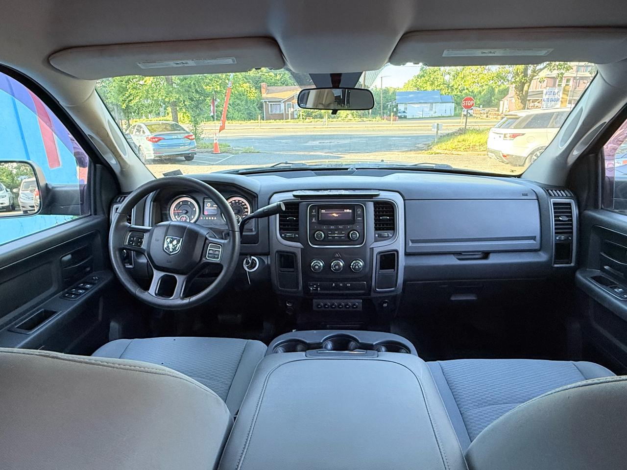 RAM 2500 Tradesman Crew Cab SWB 4WD 2017
