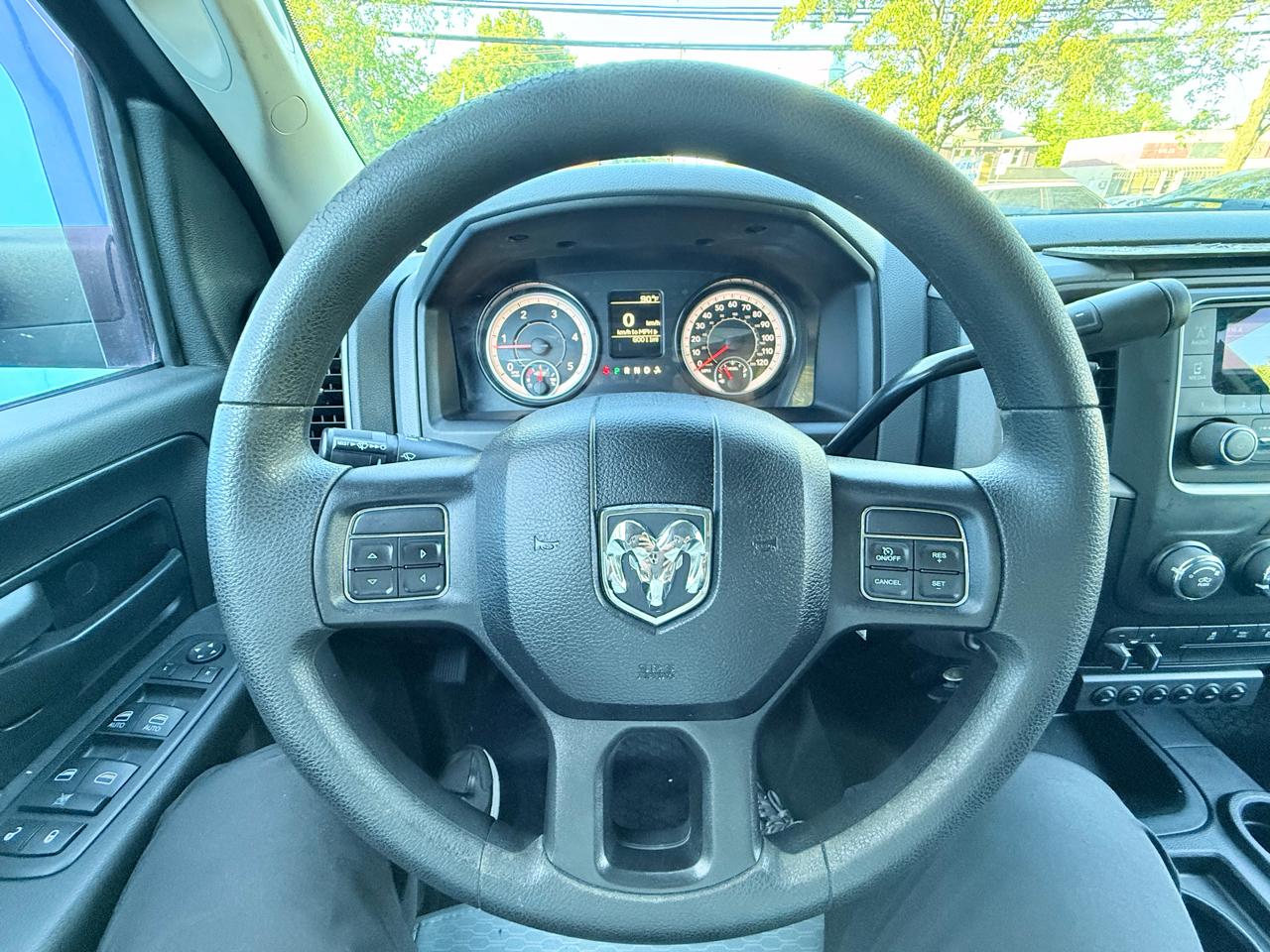 RAM 2500 Tradesman Crew Cab SWB 4WD 2017