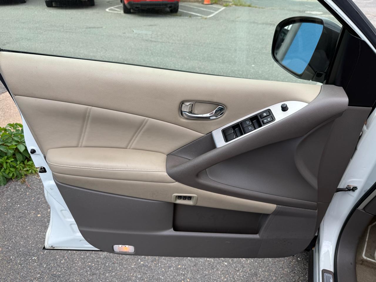 Nissan Murano S AWD 2011