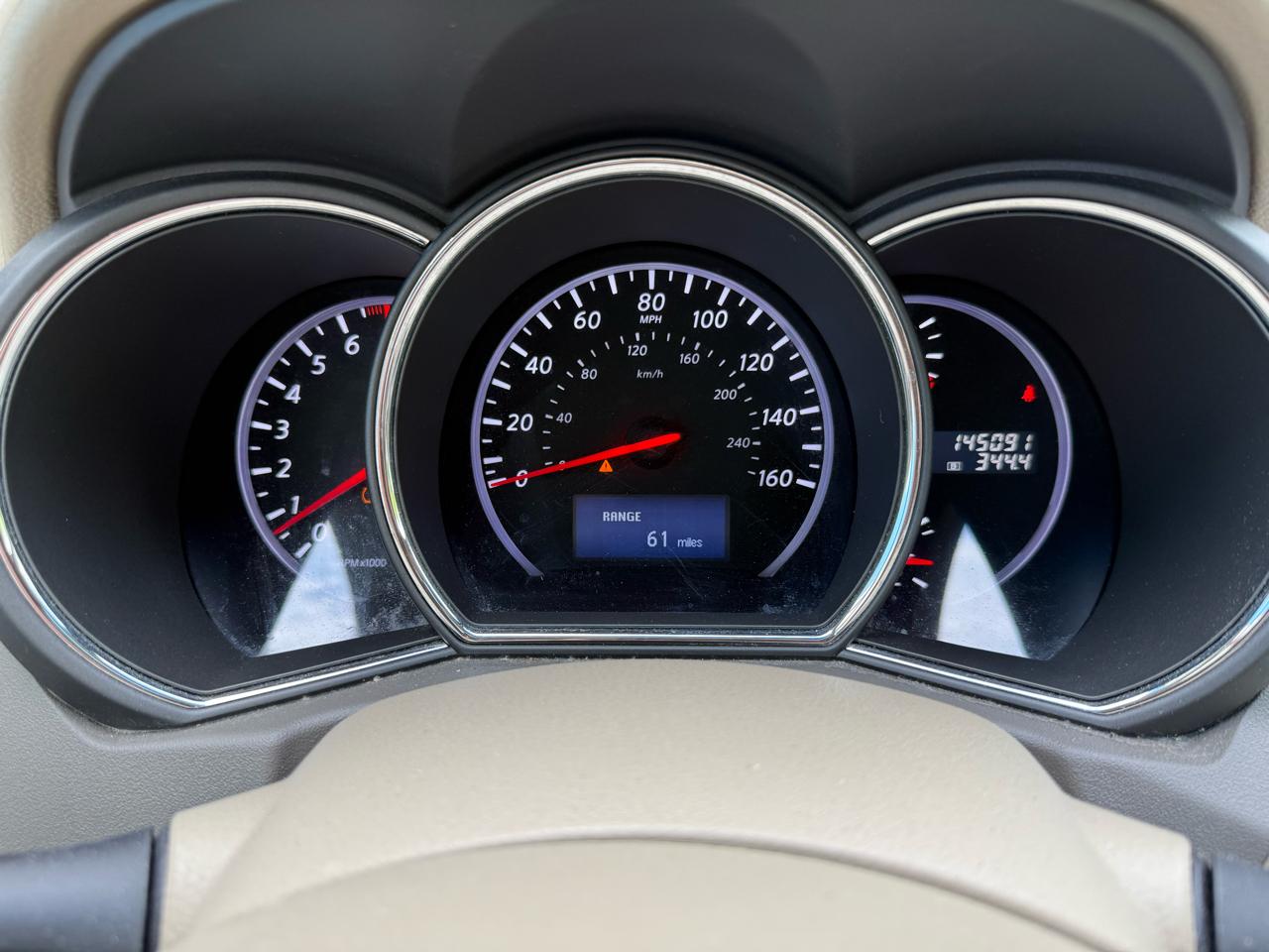 Nissan Murano S AWD 2011