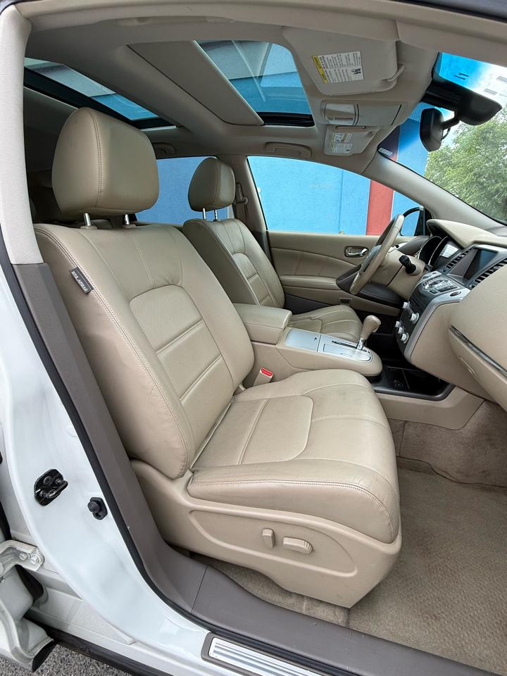 Nissan Murano S AWD 2011