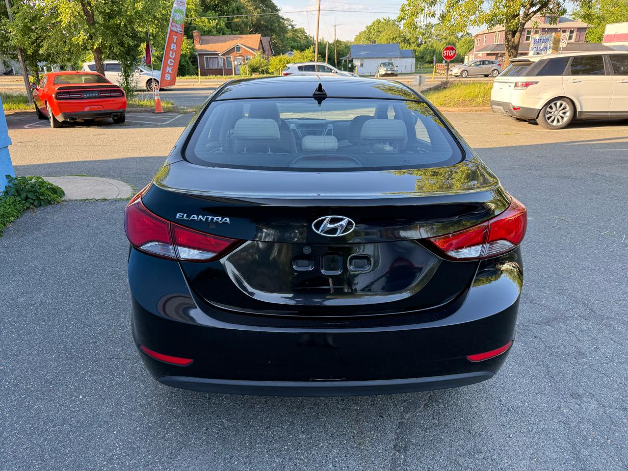 Hyundai Elantra SE 6AT 2016
