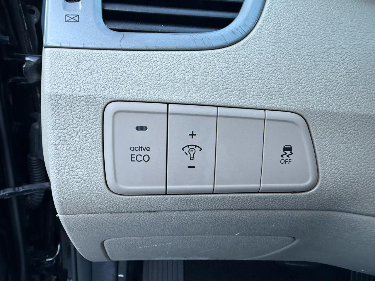 Hyundai Elantra SE 6AT 2016