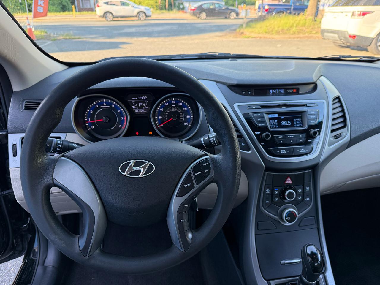 Hyundai Elantra SE 6AT 2016