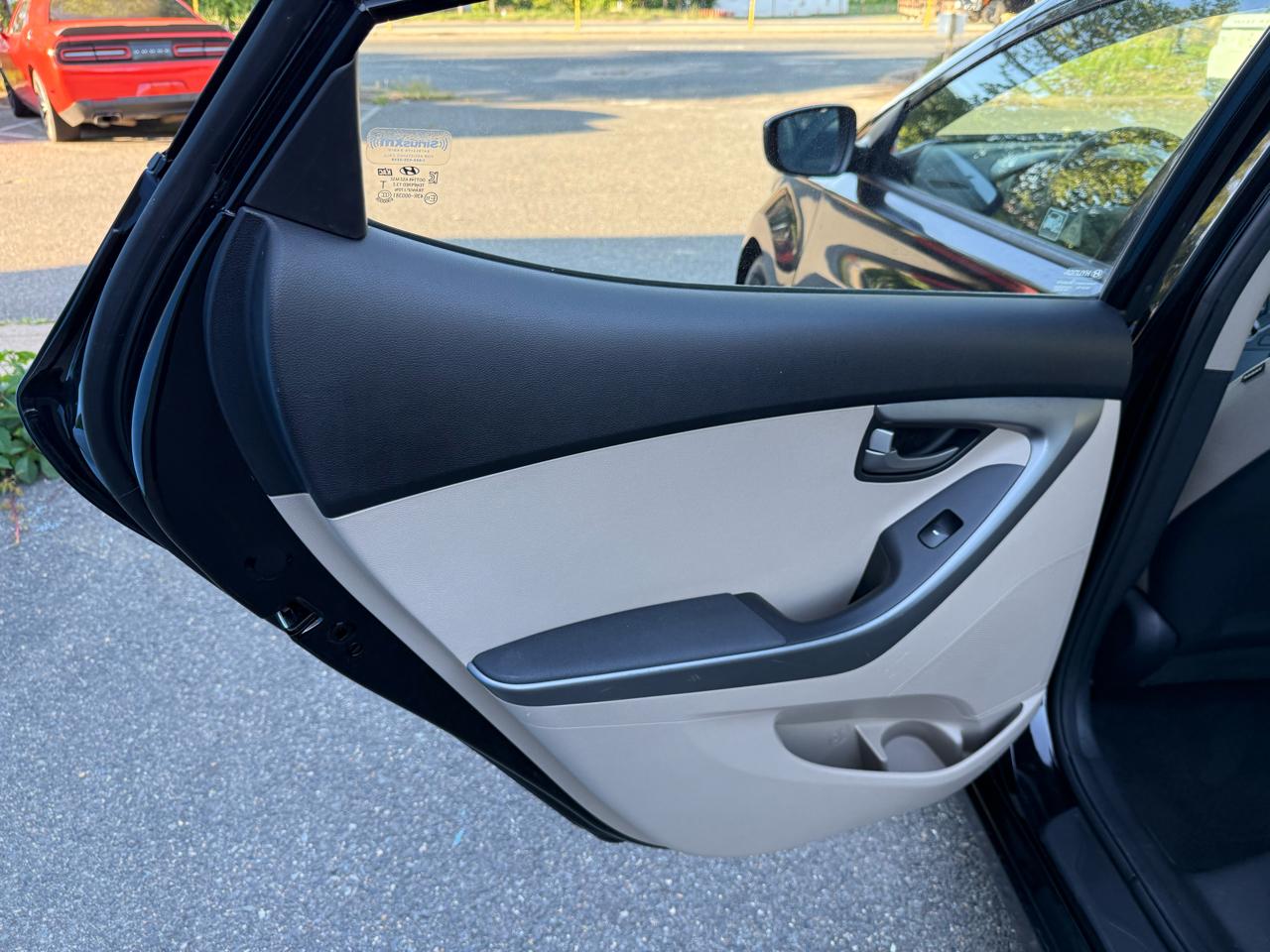 Hyundai Elantra SE 6AT 2016
